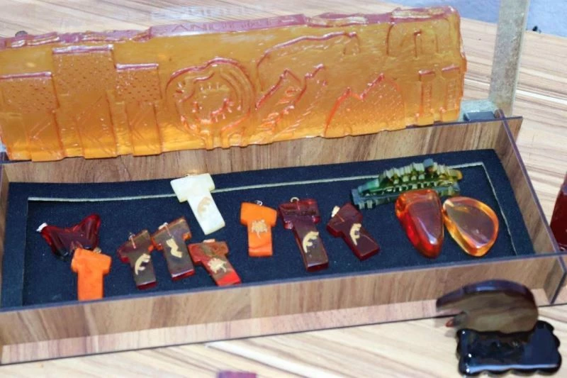 Göbeklitepe ve Balıklıgöl figürleri kehribara işleniyor
