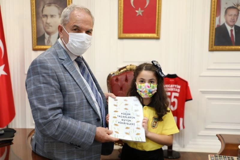 18 minik yazardan “Küçük Yazarlar Büyük Hikayeler” kitabı
