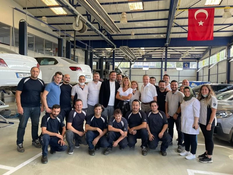 Gülben Ergen Bursa’da aile dostlarıyla buluştu
