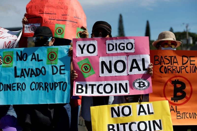 El Salvador’da Bitcoin protestosu

