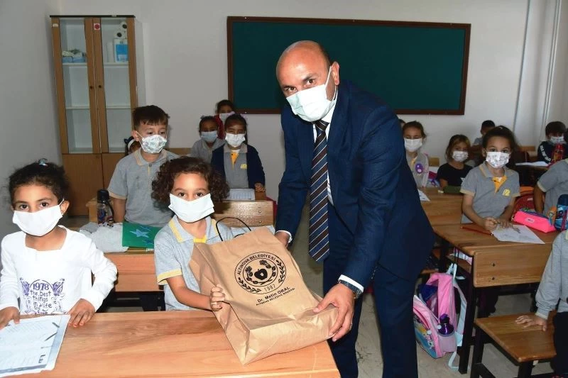 Kırtasiyeler Başkan Amca’dan
