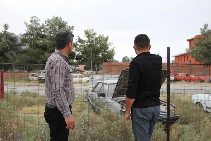 Yediemin kendisine emanet edilen araçları satıp borcunu ödedi

