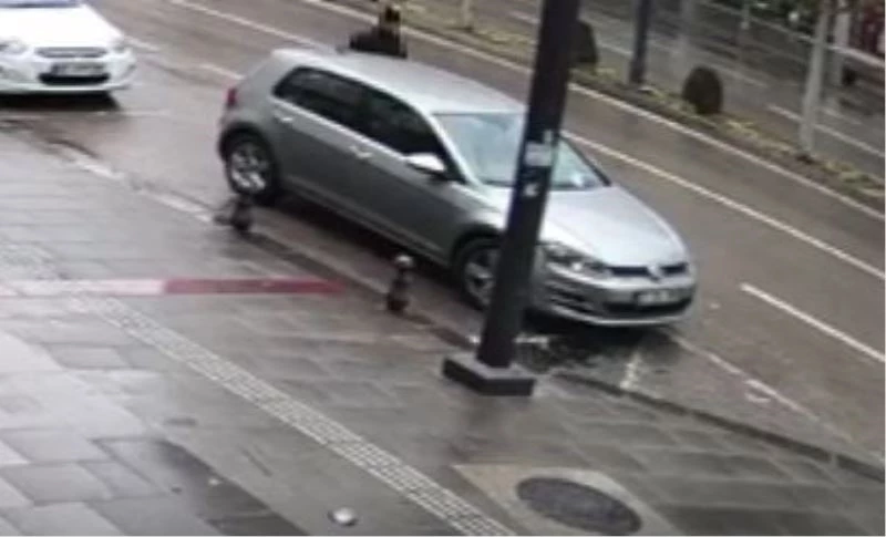 Gündüz vakti avukatın aracına giren hırsız ruhsatlı tabancayı çaldı
