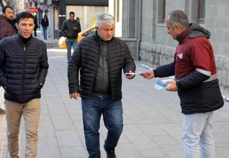 Van Büyükşehir Belediyesi vektörle mücadele çalışmalarına başladı
