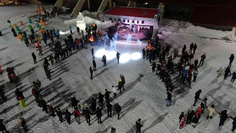 Yıldızdağı’nda kayak severler karın tadına vardı
