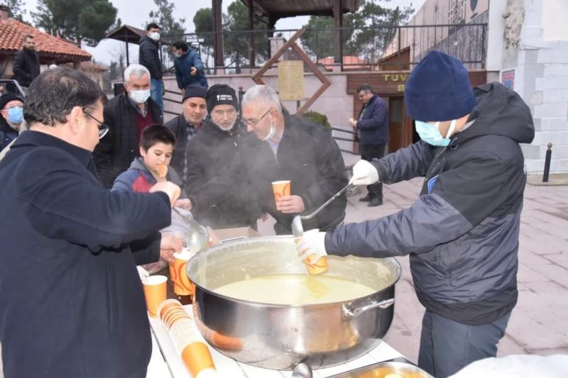 Yeni yılın ilk sabahında camiler doldu
