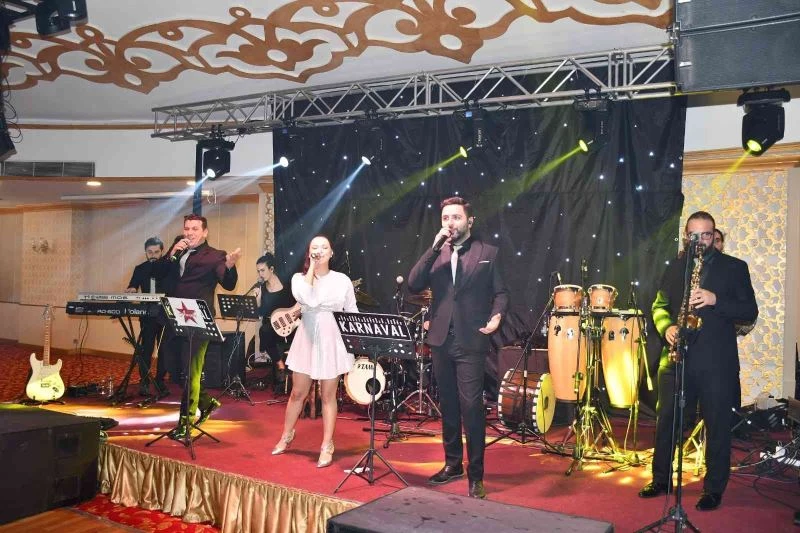 Gaziantepliler yeni yılda Grup Armoni ile çoştu
