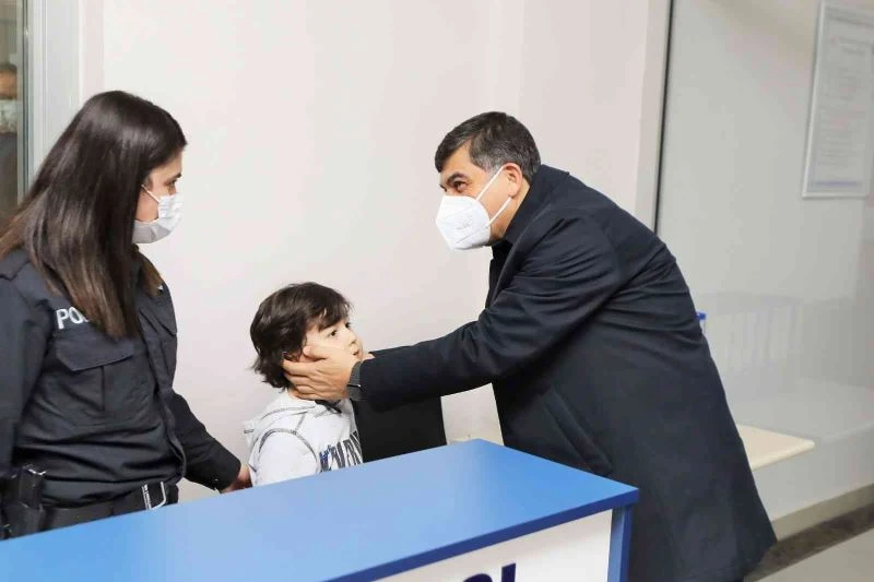 Başkan Fadıloğlu yılbaşında görevi başındaki polis ve askerleri ziyaret etti
