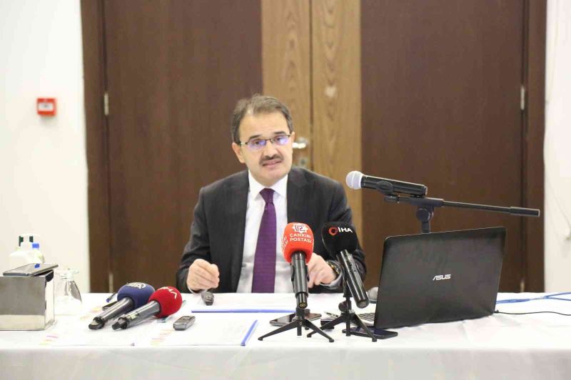 Vak’a sayılarının yükselişe geçtiği Çankırı’da Vali Ayaz’dan aşı çağrısı:
