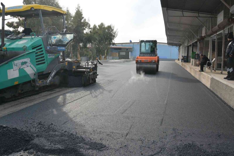 Tarsus Hal Kompleksindeki yol çalışmaları bitme aşamasında
