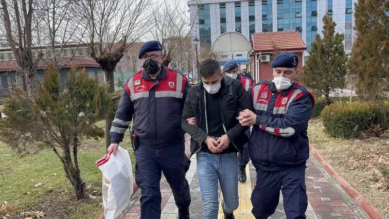 20 yaşındaki gencin katil zanlısı ile yeğenine yardım eden amca tutuklandı
