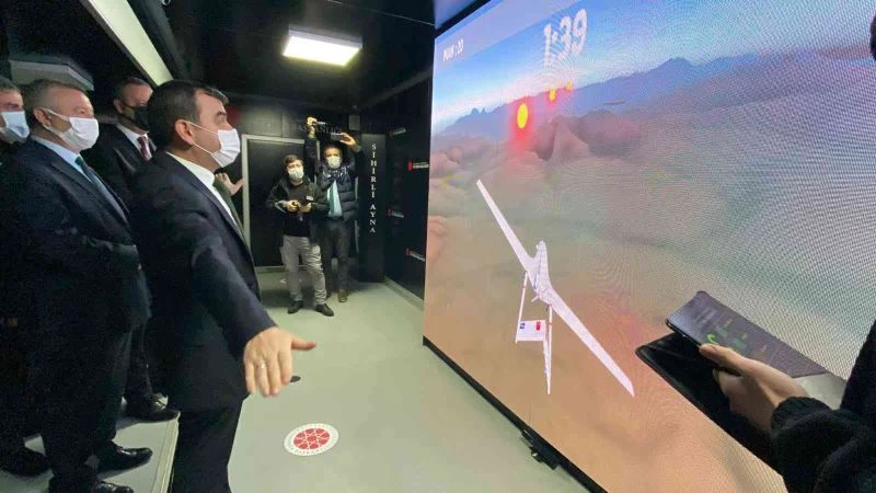 Türkiye’nin yerli ve milli teknolojilerini yakından incelediler
