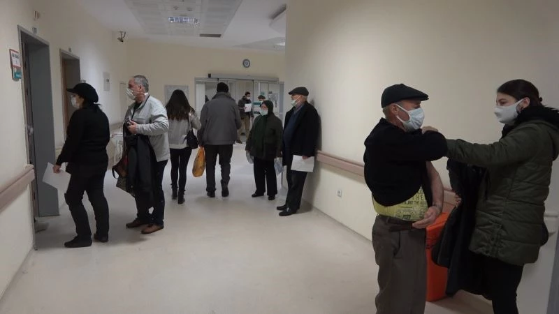 Vakalar arttı, vatandaşlar aşıya koştu
