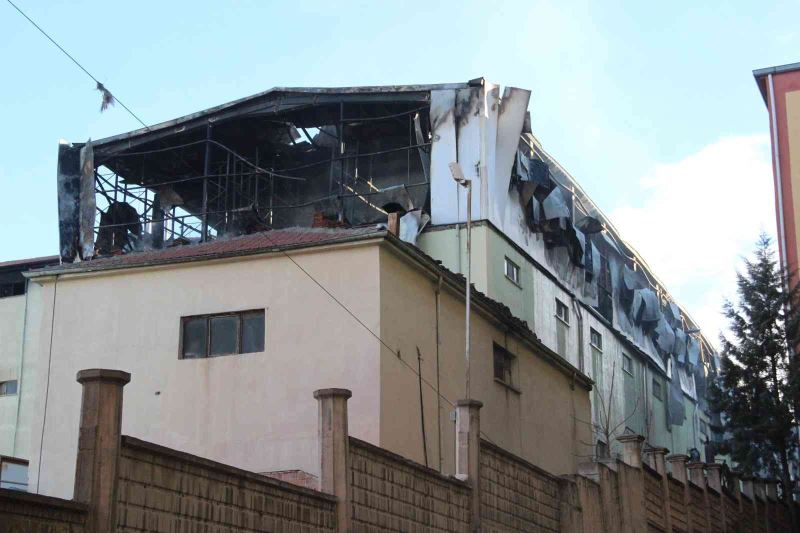 Karaman’da yanan bisküvi fabrikasındaki hasarın boyutu gün ağırınca ortaya çıktı
