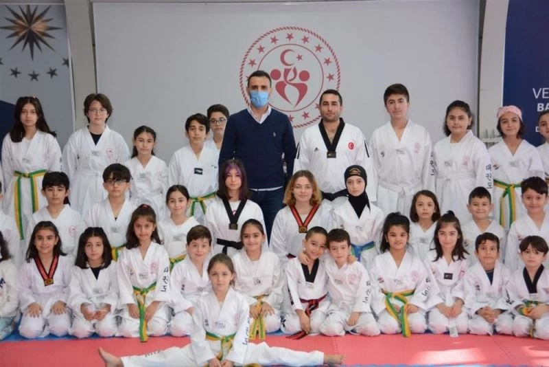 90 Sporcunun kuşağı renk değiştirdi
