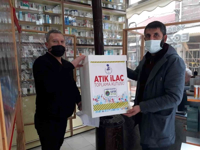 Akşehir Belediyesinden atık ilaç toplama kutuları
