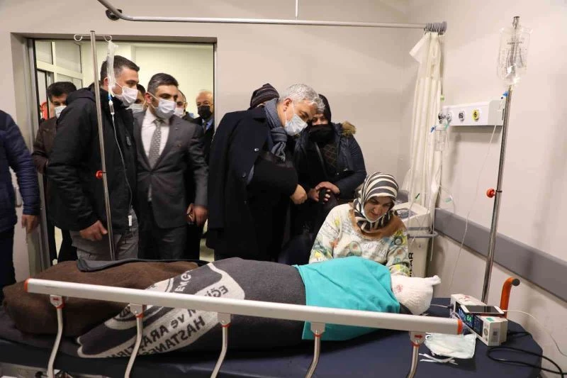 Köpeklerin saldırısı sonrası kafa derisi parçalanan Emin’in doktoru açıkladı: “Çocuğun derisi yüzülmüş gibiydi”
