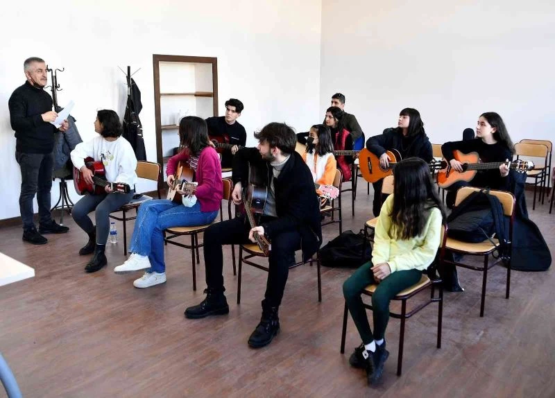 Mamak’ta kültürün ve sanatın kalbi Musiki Muallim Mektebi’nde atmaya başladı
