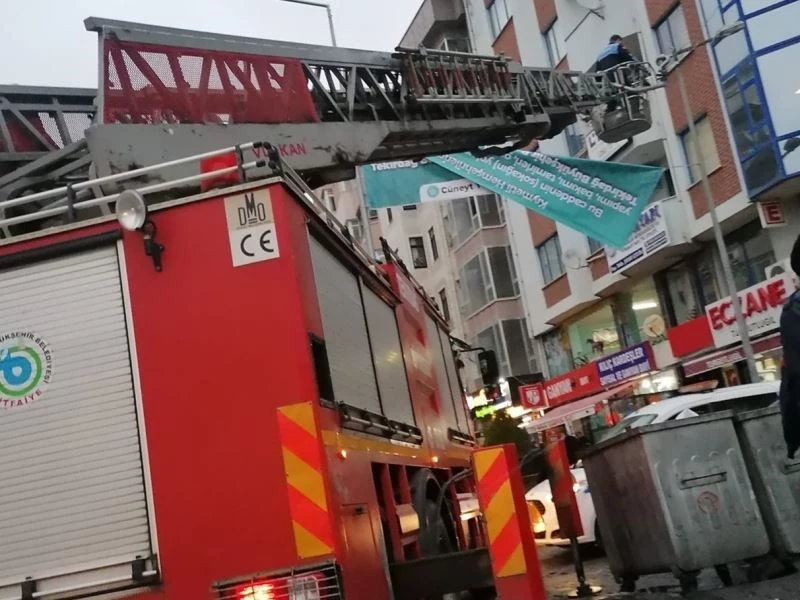 İki belediyenin afiş tartışması: “Sıkıysa kaldırsın”
