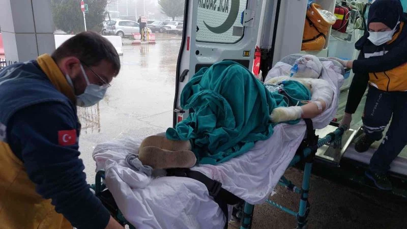 Boşandığı karısını yanıcı madde dökerek yaktı
