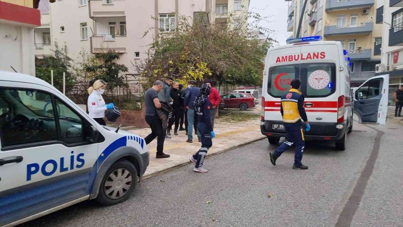 Annenin polisin silahını alarak yakalanmasına izin vermediği oğlu lüks sitede yakalandı
