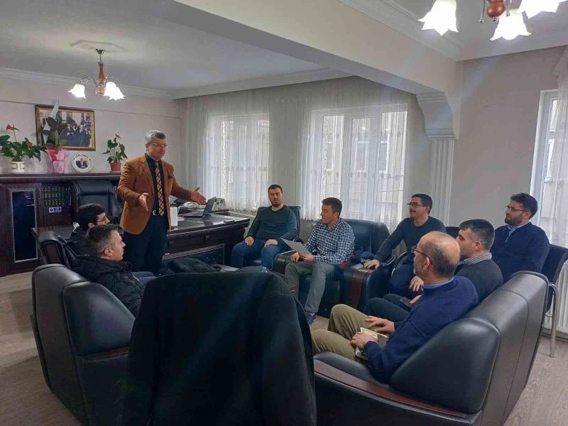 Şuhut’ta üç aylar koro çalışmalara devam ediyor
