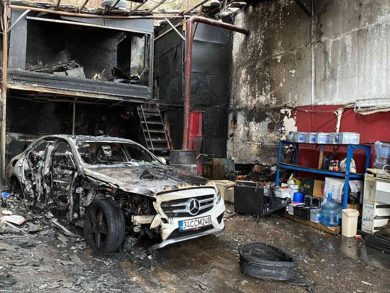 Maltepe’de araç bakım ve tamiri yapılan iş yerinde yangın

