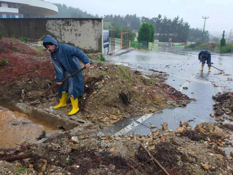 Başkan Yücel: “Sağanak yağışla ilgili ciddi bir sorun yaşamadık”
