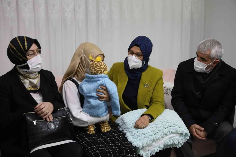 Çocuk Hakları Alt Komisyonu üyelerinden Cihan bebeğe ziyaret
