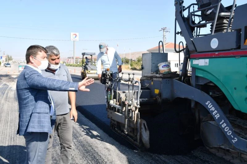 Aksaray’da 48 mahalleye 372 bin ton sıcak asfalt
