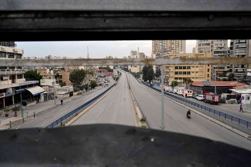 Lübnan’da ulaşım sektörü işçileri ve sendikalar yol kapattı
