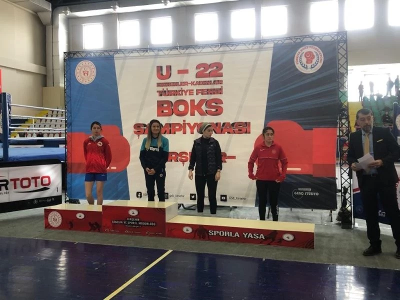 Akçadağ’ın altın eldivenleri şampiyon
