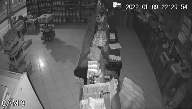 Battaniyeli hırsız yakayı ele verdi
