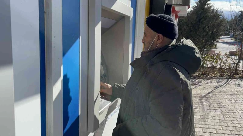 Eşinin tedavisi için geldiği Isparta’da 100 bin lirası dolandırıldı
