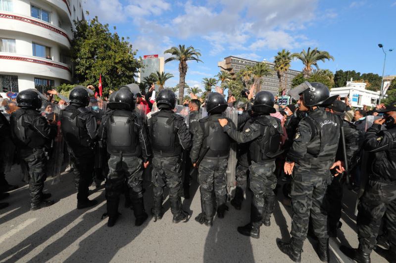 Tunus’ta Yasemin Devrimi’nin yıldönümünde halk sokağa indi
