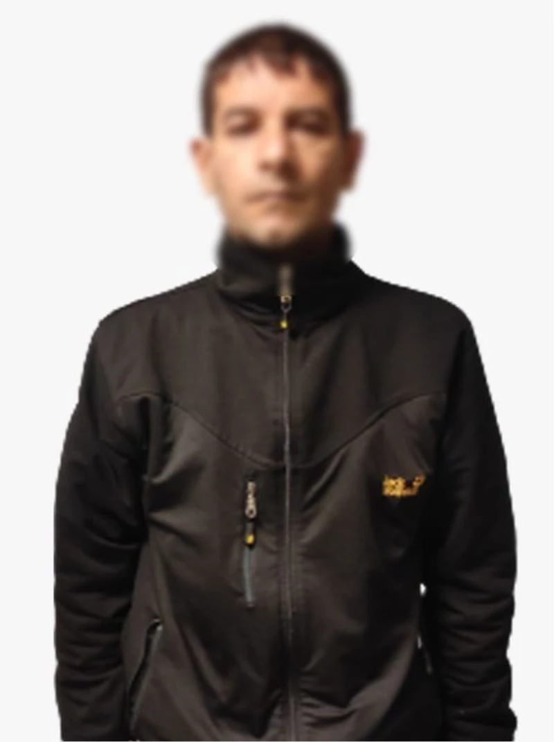 Hırsızlıktan aranan şüpheli denetimde yakalandı: Otomobili soyduğu anlar kamerada
