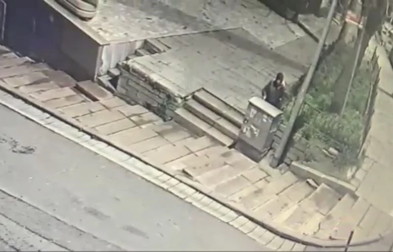 İstanbul’da nefes kesen uyuşturucu baskını: Trafoya saklanan uyuşturucuyu alan müşteri suçüstü yakalandı
