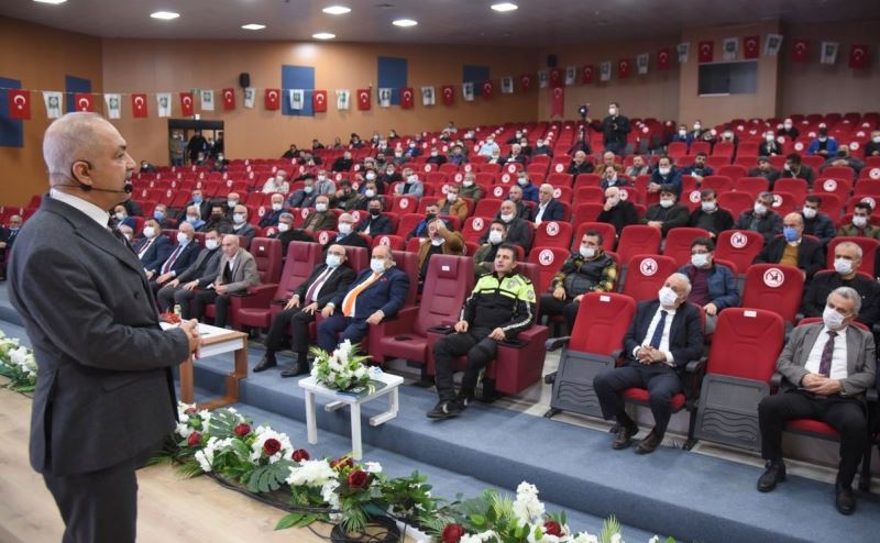 Başkan Kara, toplu taşımacılık sektör temsilcilerine projelerini anlattı
