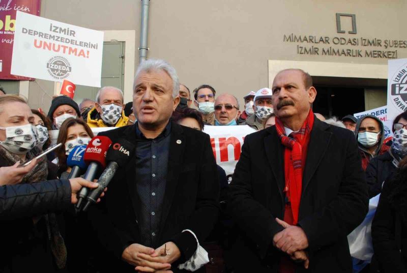İzmirli depremzedeler TMMOB’yi protesto etti
