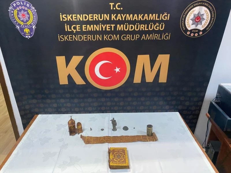 Evinde tarihi eser olduğu değerlendirilen objeler bulunan kişiye gözaltı