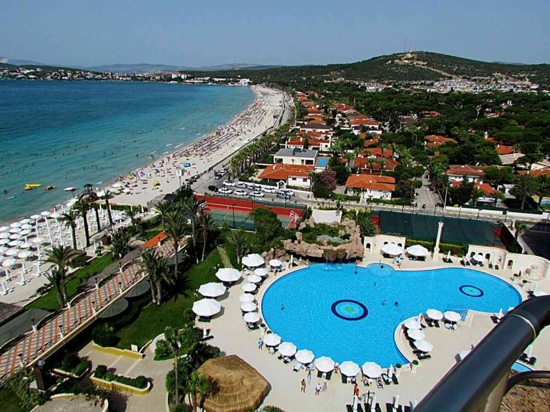 Çeşmeli turizmcilerden erken rezervasyon uyarısı
