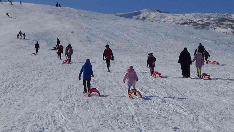 Muş kayak merkezi cıvıl cıvıl
