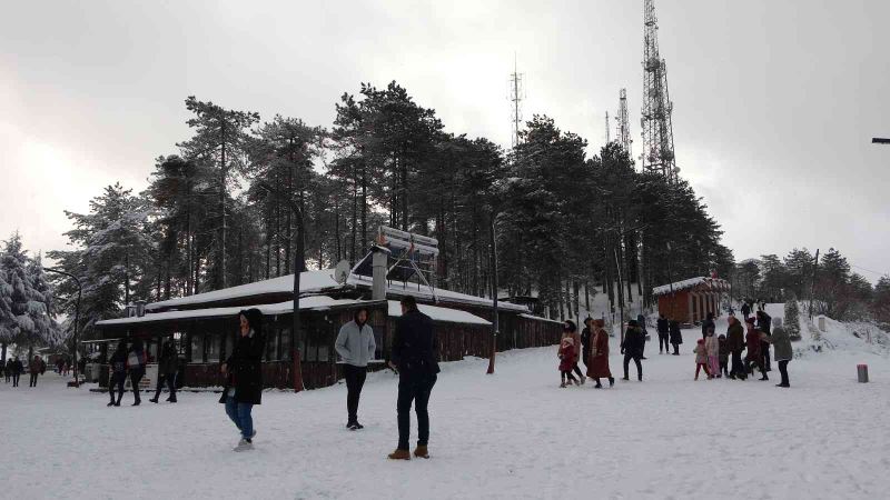 Ordu’da kar güzelliği: Boztepe beyaz gelinliğini giydi
