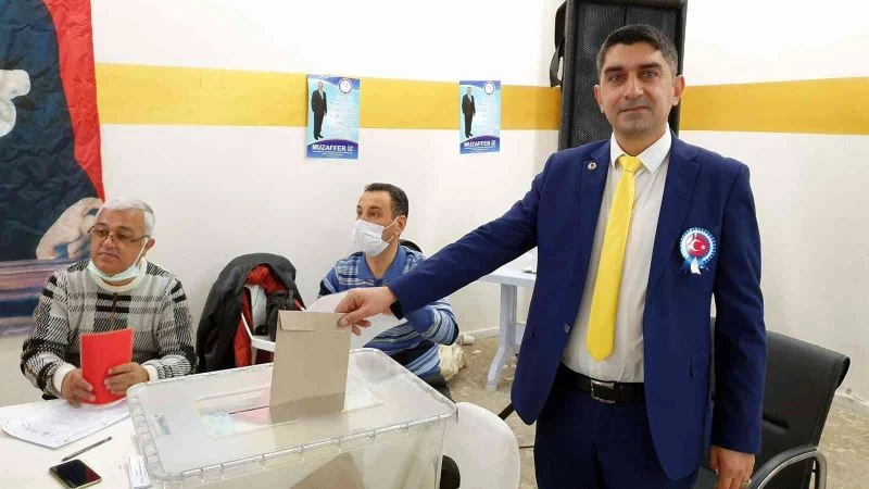 Nazilli Elektrikçiler Odası’nda Akyol güven tazeledi
