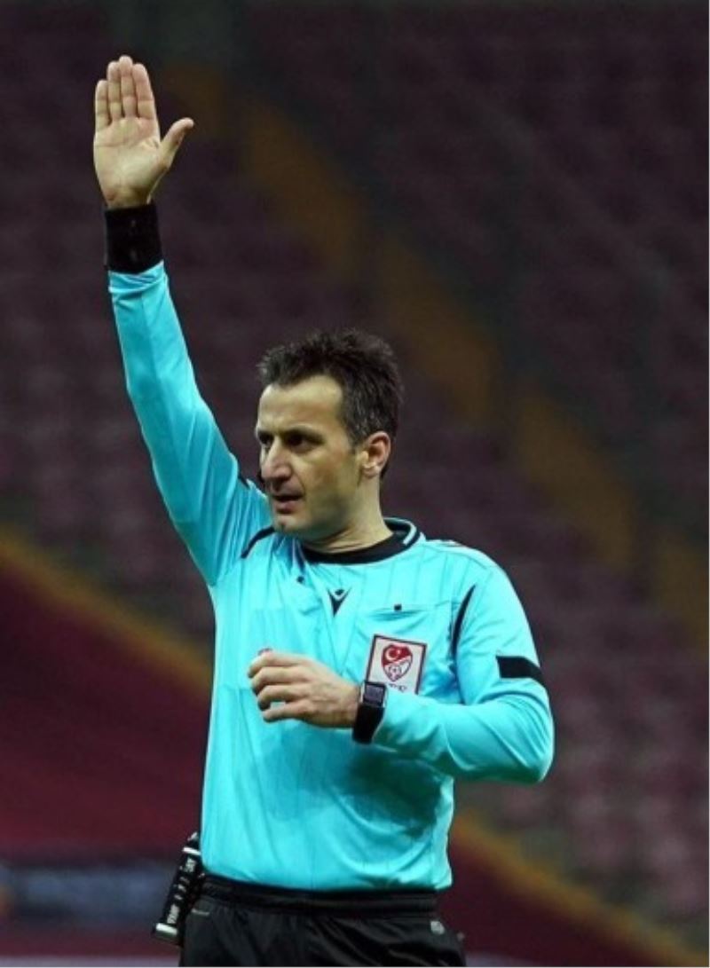 Göztepe - Sivasspor maçında Suat Arslanboğa düdük çalacak
