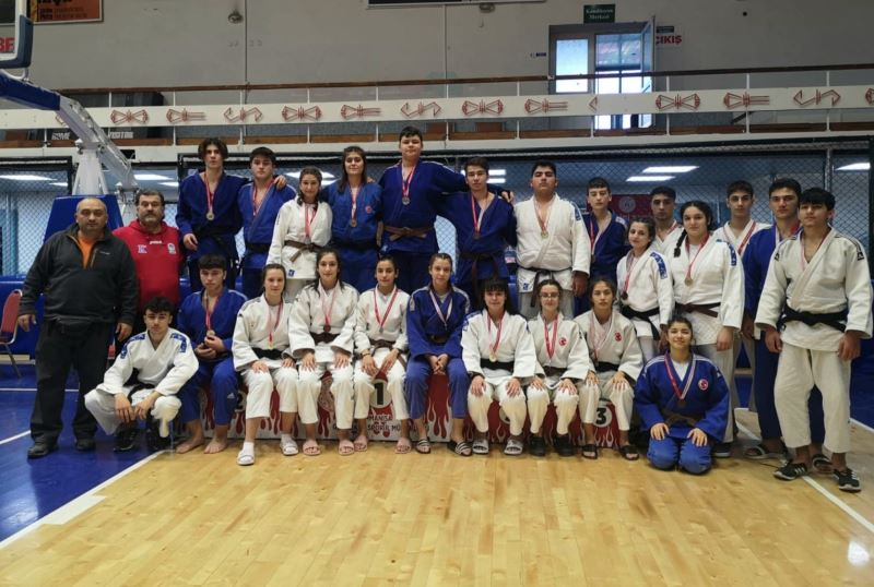 Yunusemreli judocular 23 madalyayla ümit verdi
