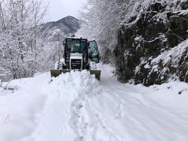 Doğu Karadeniz’de 854 köy ve mahallenin yolu ulaşıma kapandı
