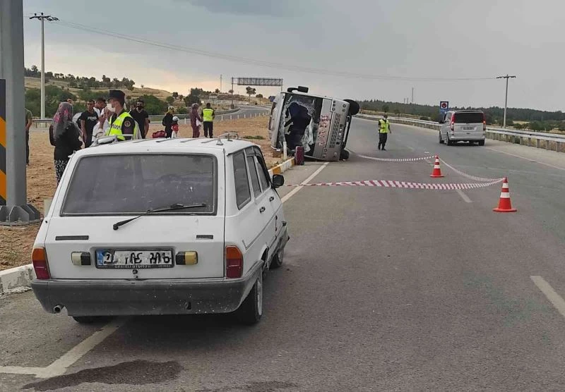 Çal’da zincirlemeli trafik kazası; 1ölü, 2 yaralı

