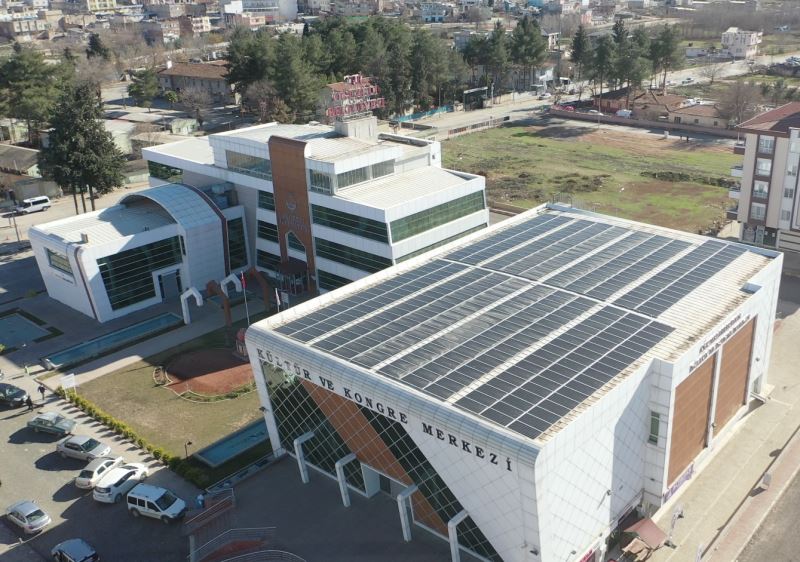 Kongre merkezine güneş enerjisi santrali (GES) kuruldu

