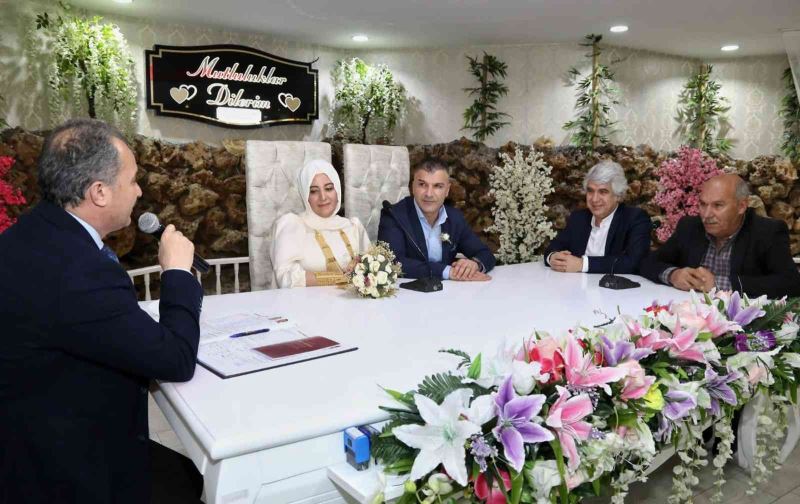 Bir yılda 2 bin 217 kişi nikah kıydı
